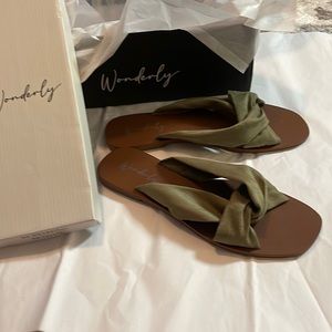 WONDERLY —Olive green suede flat sandals
